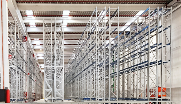   Magazzino porta pallet tradizionale  