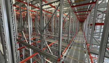   Linde Material Handling Italia progettazione magazzino automatico satellitare 4 vie per cliente settore ortofrutta  