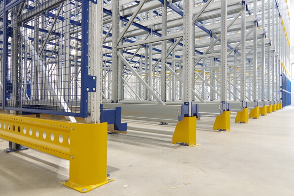  Magazzino porta pallet satellitare sismoresistente 